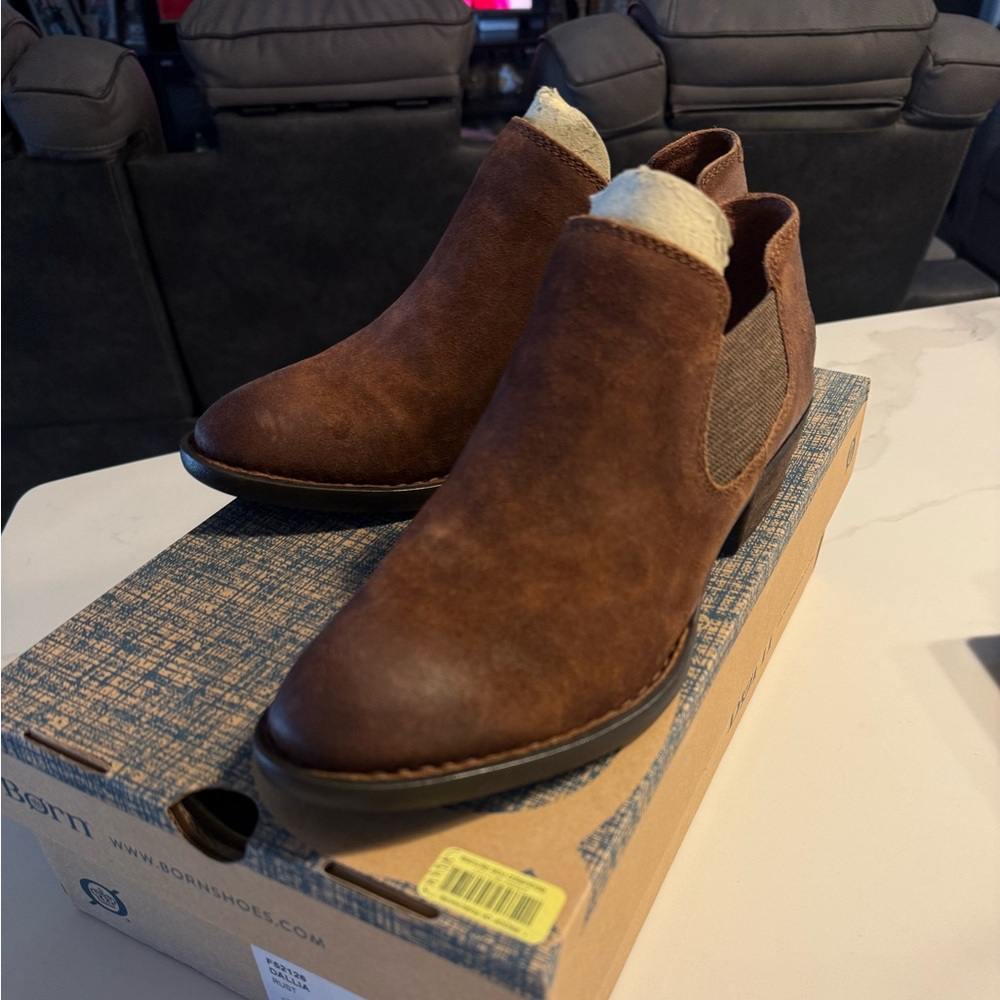 Born Dallia Rust colored ankle boots